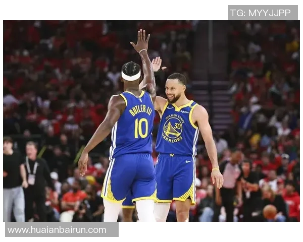 雄鹿队力克勇士队!巴特勒库里状态低迷,英雄联盟前景堪忧